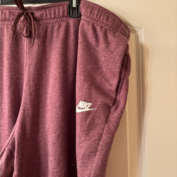 Women’s Nike Joggers - Picture 2 of 4